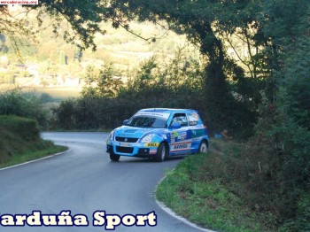 M.blanco vende suzuki swift de la copa.