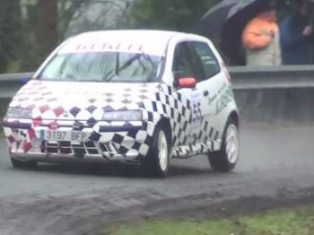 Se vende fiat punto hgt gr.a recien revisado 6000€ urgeeeeee