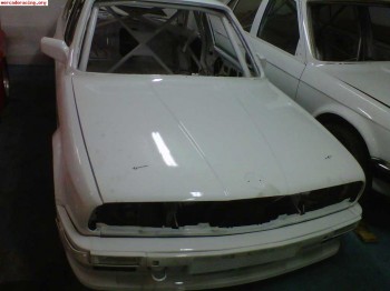 Se vende bmw 325 a falta de terminar.