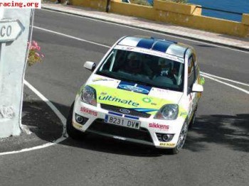 Vendo ford fiesta de competicón gr n con furgón de asistenci