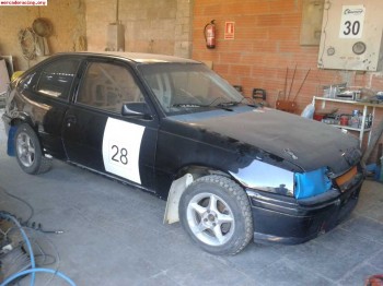 Vendo opel kadett 8 v con solo 2 carreras 3000 euros negocia