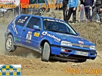 Vendo golf gti tierra/asfalto 3.800 euros