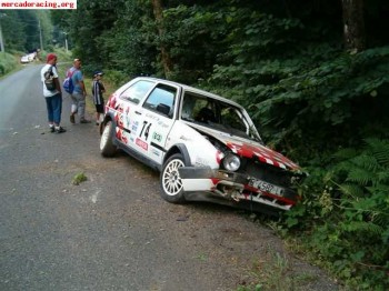 Vendo golf gti 16v de rallys con golpe. economico.