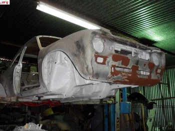 Cambio ford escort mk1 y un rover 2600s por coches de compet