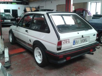 Ford fiesta xr2 mk2 con  motor de rs turbo e inyeccion elect
