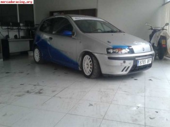 Se vende o cambia fiat punto muy buen precio
