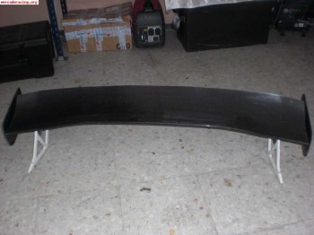 Vendo alerón de fibra de carbono