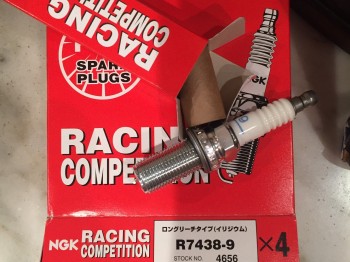 Bujias ngk r77438-9  mitsubishi evo 9