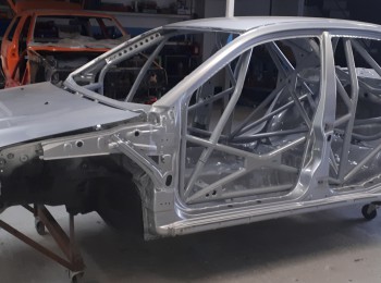 Mitsubishi evo 8 competición para montarlo