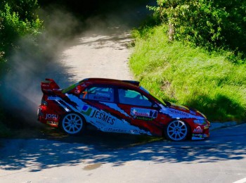 Se vende mitsubishi evo 8 gr.n con golpe lateral derecho reparable