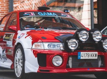 Mitsubishi evo asfalto