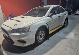 Mitsubishi lancer evo 10 r4