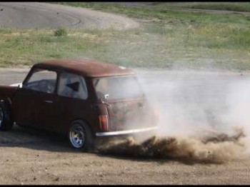 Mini clasico con motor de moto