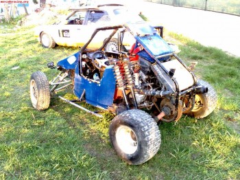 Se vende o se cambia kart croos artesanal con  motor cbr 600