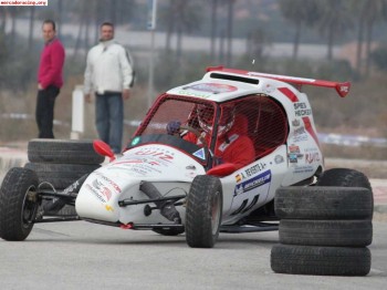 Vendo car cross motor yamaha r6 2001, modelo jb warrior.