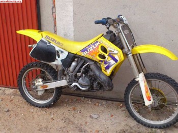 Cambio o vendo suzuki rm 96 también pago 