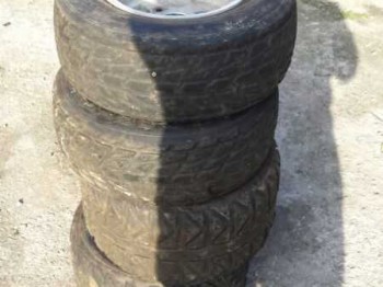 Ruedas y aleron de jbracing