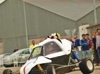 Se vende demon car 2008