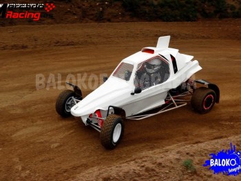 Se vende yacarcros nuevo 2018 sin motor ni amortiguación 7800€