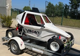 Se vende yacar fia mt09