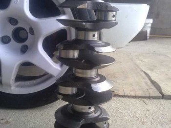 Vendo cigueñal aligerado equilibrado y comprobado por 150 eu