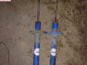 Se venden amortiguadores de golf gti 2