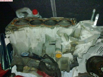 Se vende bloque 1.3 de 205 rallye.