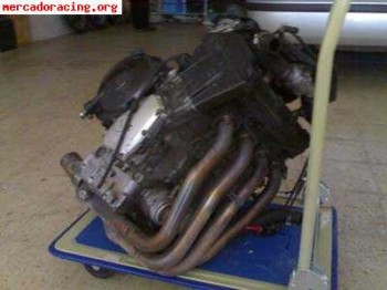 Motor yamaha r1