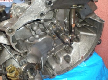 Se vende caja ma con grupo y autoblocante de discos y relaci