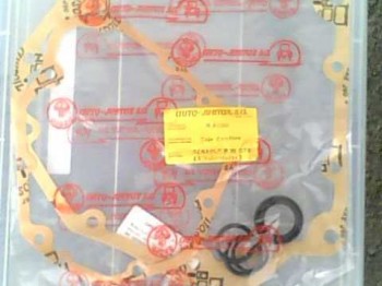 Vendo 2 juegos de juntas caja cambios renault 18 4v./5v.