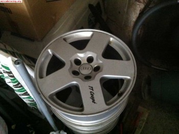 Llantas originales de audi en 17  200 euros impecables
