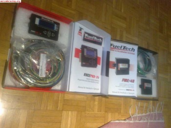 Centralita fueltech con módulo de encendido.