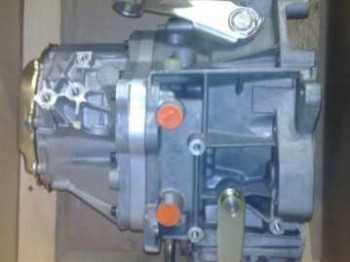 Vendo caja be 5 sman impecable!!! se entrega con palieres y 