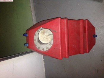 Se venden varias piezas  un poco de todo ideal kartcross o p