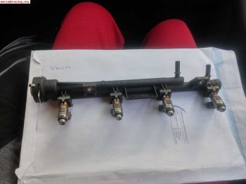 Rampa de inyectores con regulador e inyectores de saxo de la