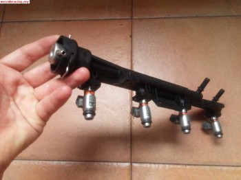 Rampa de inyectores con regulador e inyectores de saxo de la