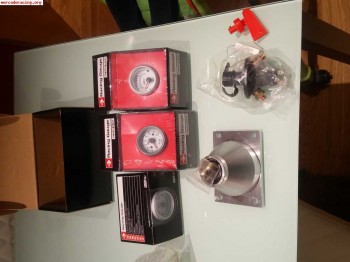 Material competición saxo , peugeot