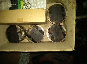 Pistones de saxo 16v con muescas para levas de mas alzada