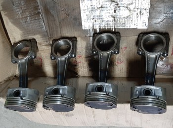 Pistones originales c2 de la copa   bielas
