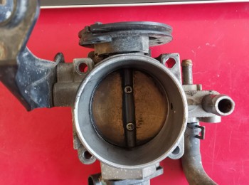 Vendo mariposa de clio sport 172 fase 1 60 mm