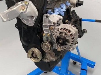 Motor tuj con solo 3 carreras