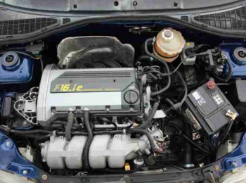 Se vende motor caja de cambios y centralita de motor de renault clio 1