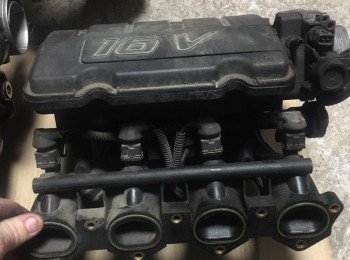 Colector de admision  de saxo 16v 