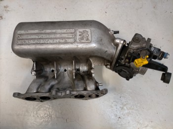 Colector  de admisión de peugeot 106 1.3 rallye