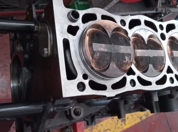 Se vende pistones wossner ,bloque rfs ,y cigüeña.zx,xara,306 motores r