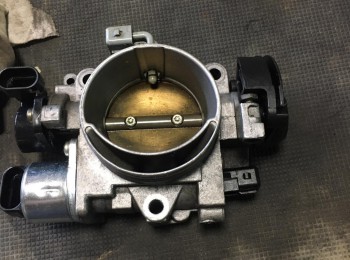 Mariposa saxo 16v y 106 16v