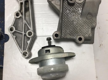 Soporte motor citroen saxo 16 v 106 gti