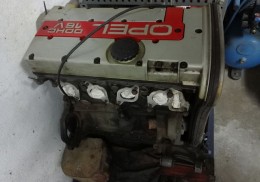 Se vende motor opel kadett gsi 2.0 