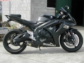 Se vende o cambia suzuki gsx-r 750 del 2007