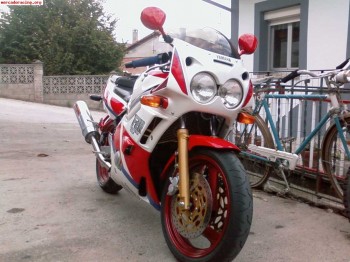 Se vende yamaha fzr 600